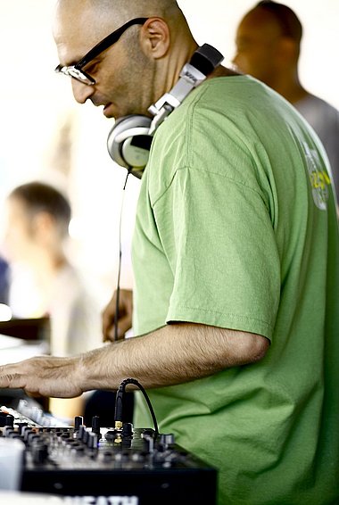 Gabriel Le Mar Live Performance